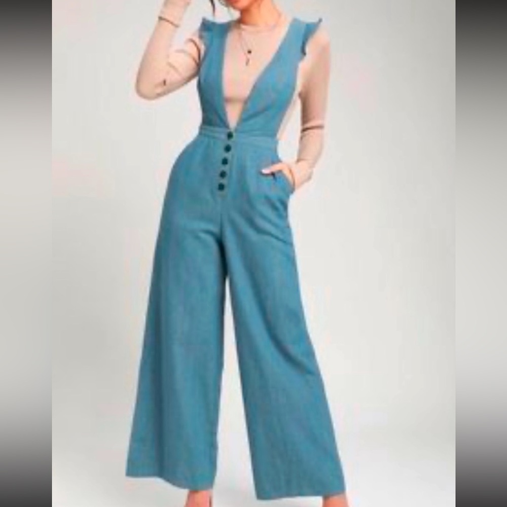 Lush Cedella Light wash wide leg overalls. Small. GUC.
